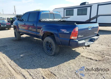 2008 Toyota Tacoma Prerunner V6 z USA, uszkodzony, nr VIN 5TEKU72NX8Z551627